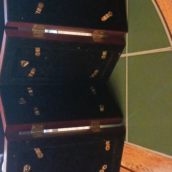 Picture frames - Picture 2 of 2